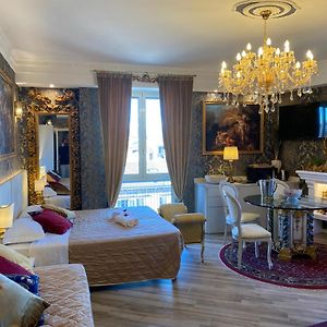 Suite Deluxe con Cama Queen